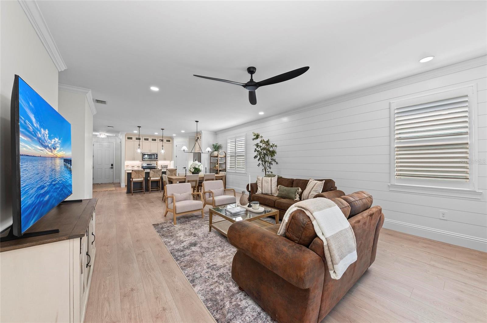 Image 9 of 41 For 325 Villoresi Boulevard