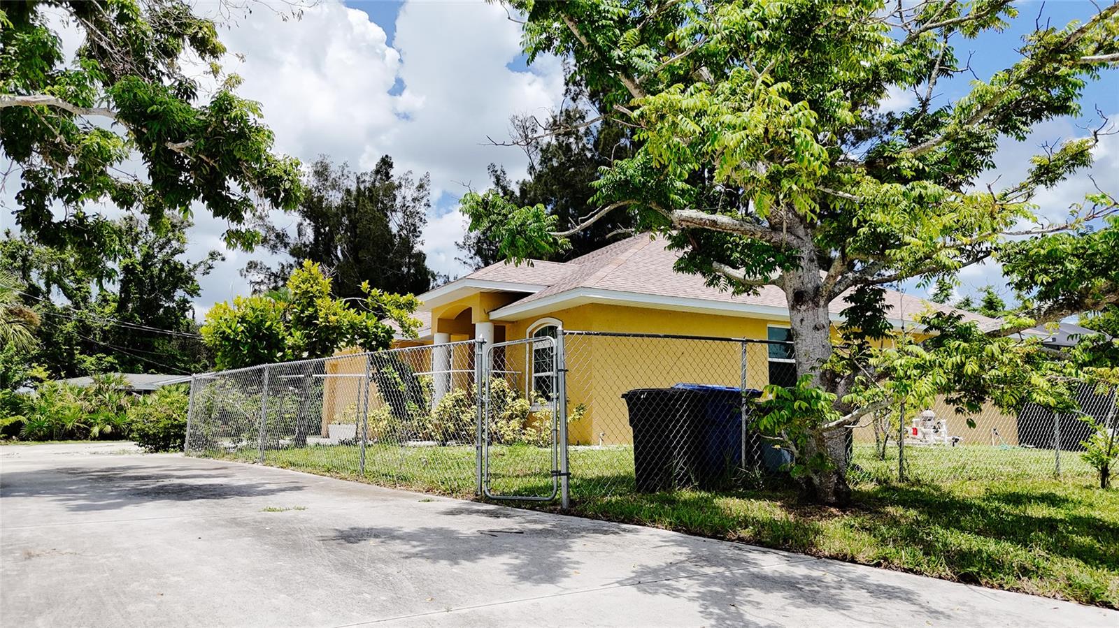 Image 11 of 62 For 451 Glen Oak Road