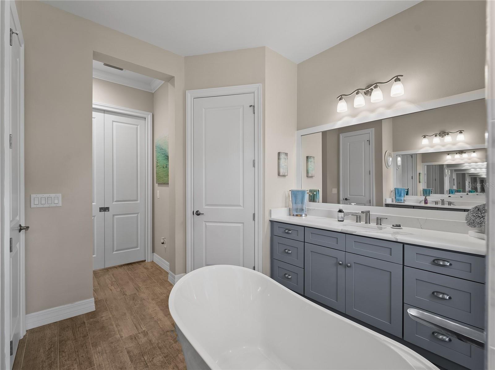 Image 48 of 81 For 9016 Falcon Court