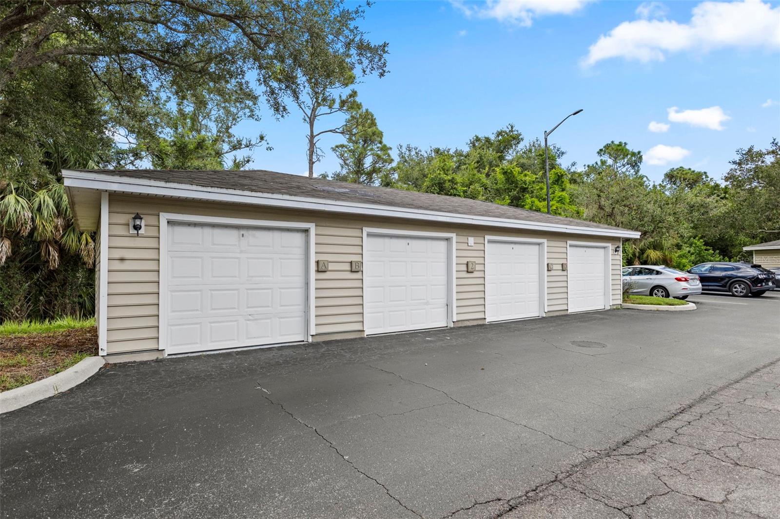 Image 39 of 49 For 8905 Manor Loop 205