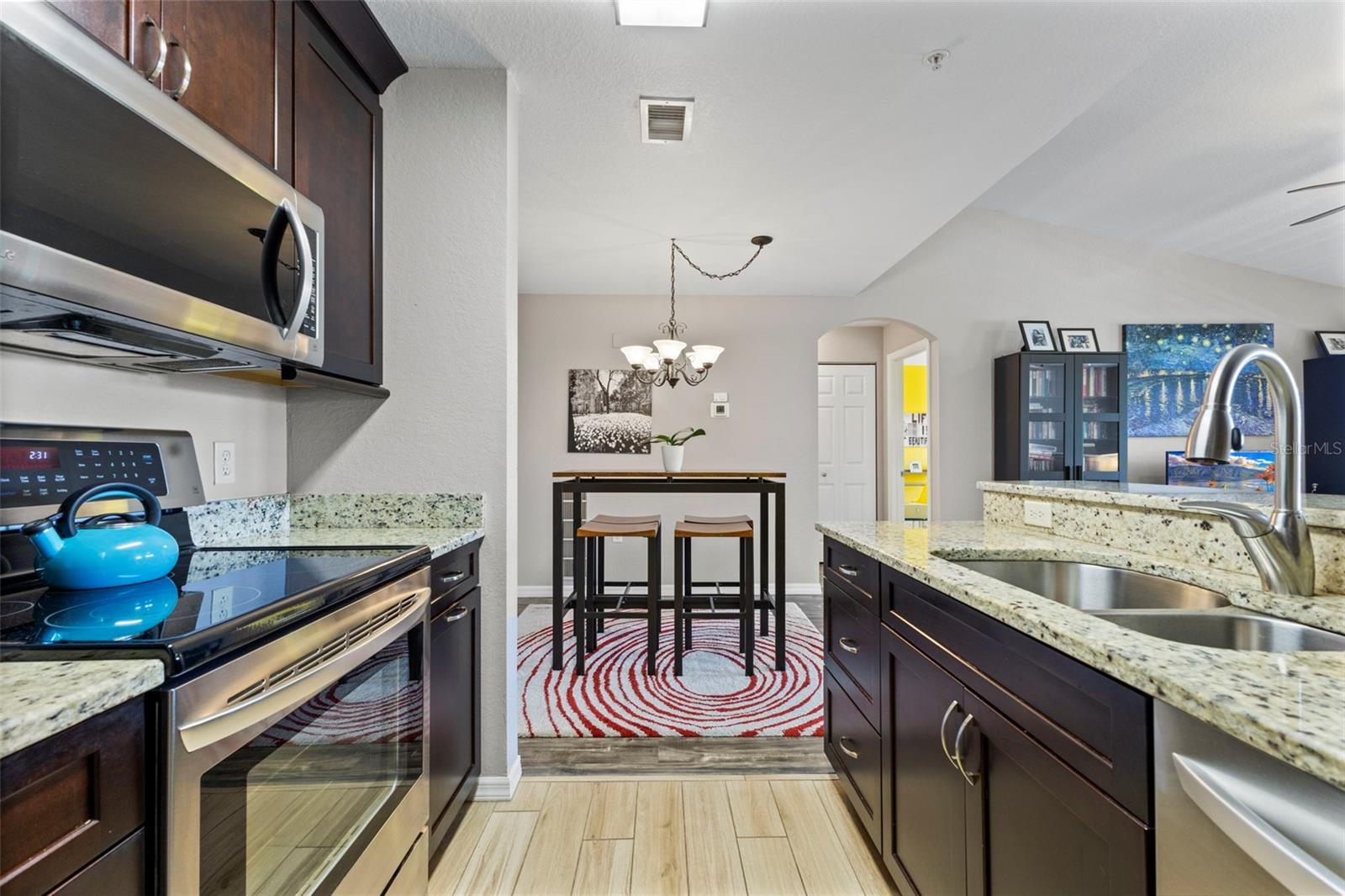 Image 8 of 49 For 8905 Manor Loop 205