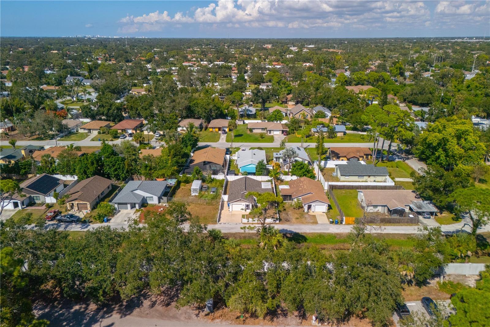 Image 23 of 28 For 2347 Benson Street