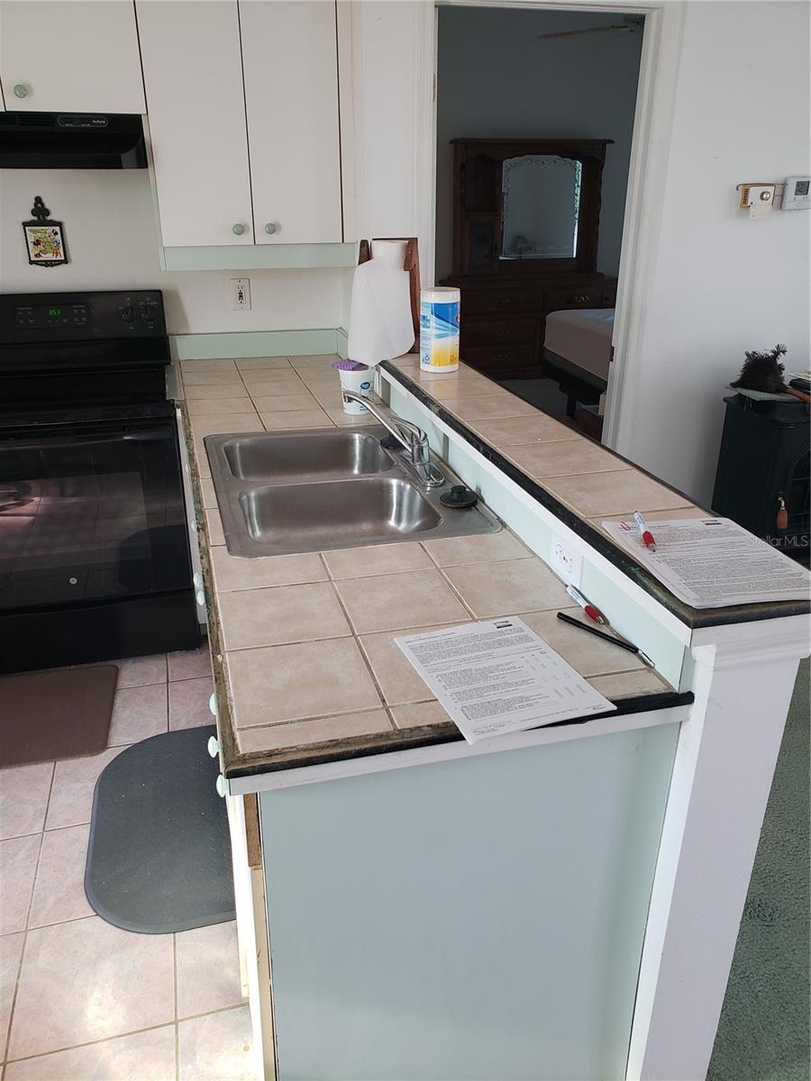 Image 4 of 24 For 542 36th Street W