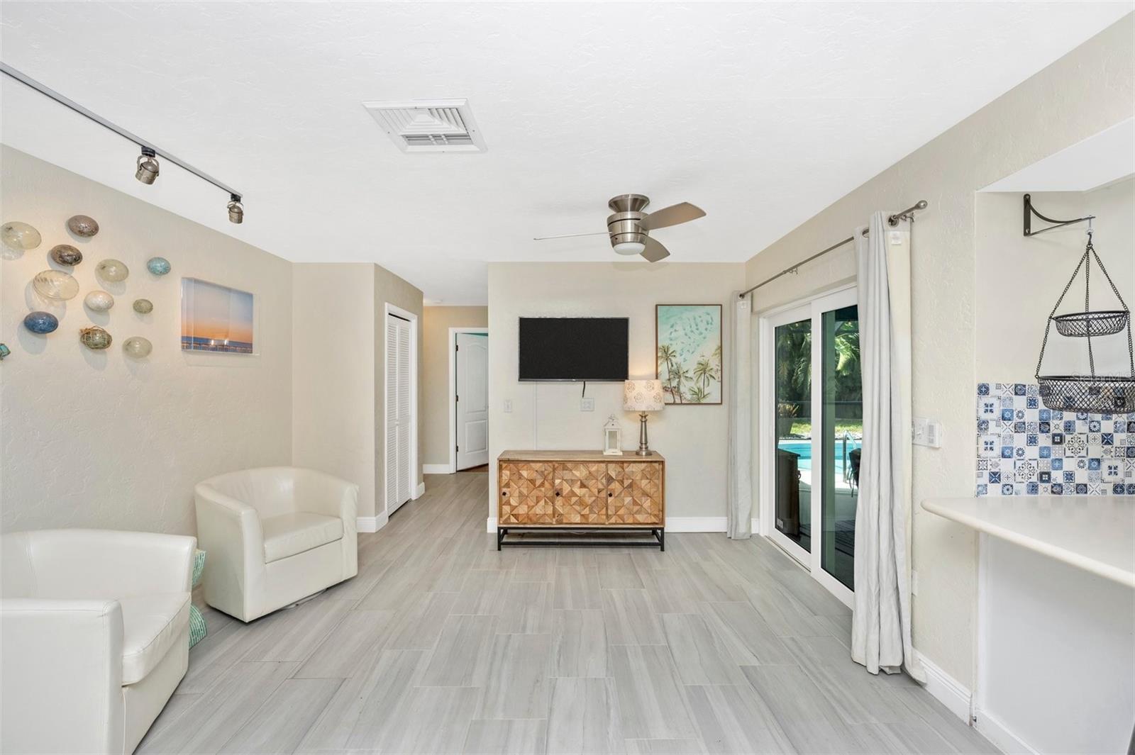 Image 27 of 47 For 2920 Captiva Drive