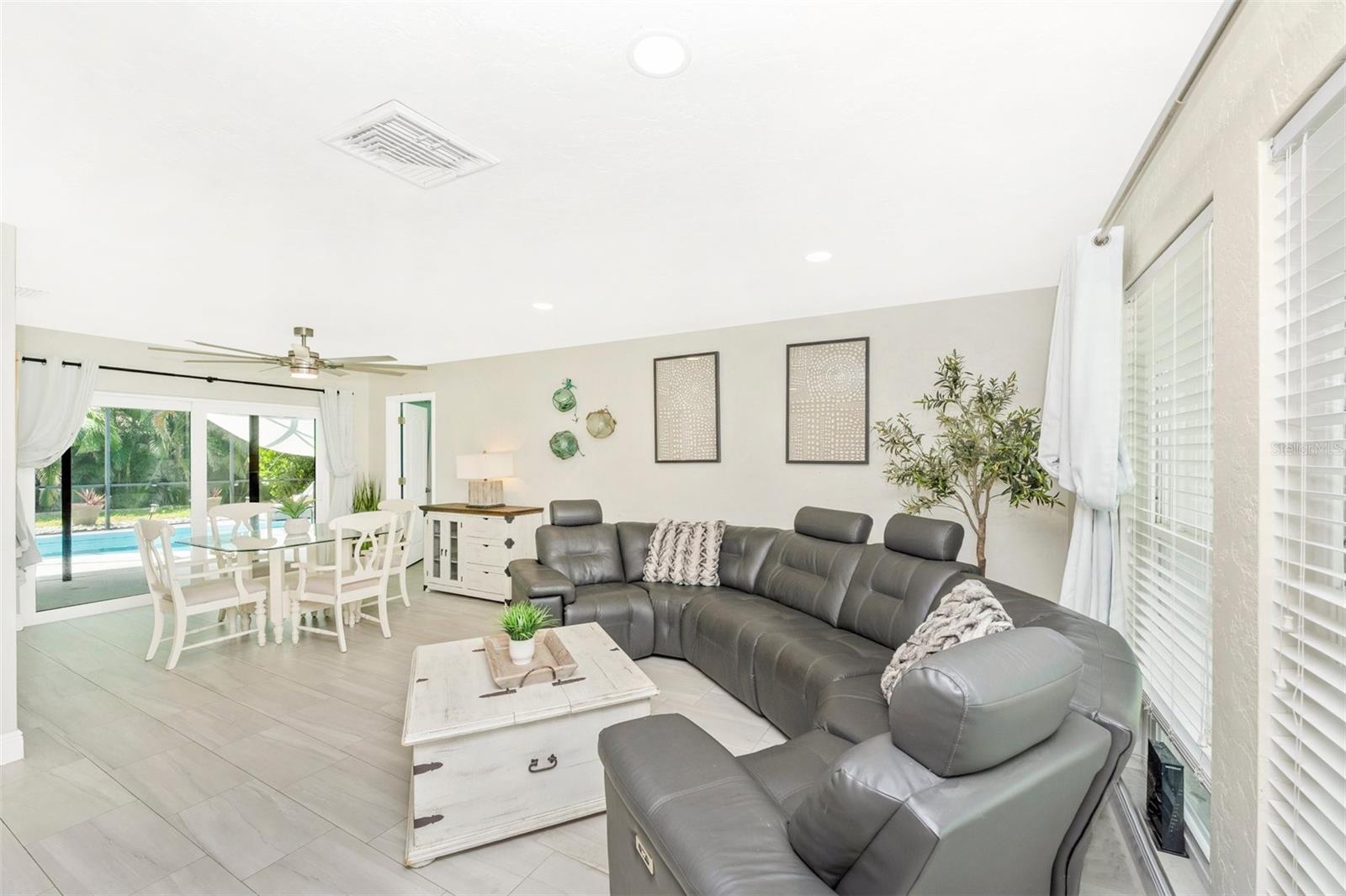 Image 6 of 47 For 2920 Captiva Drive
