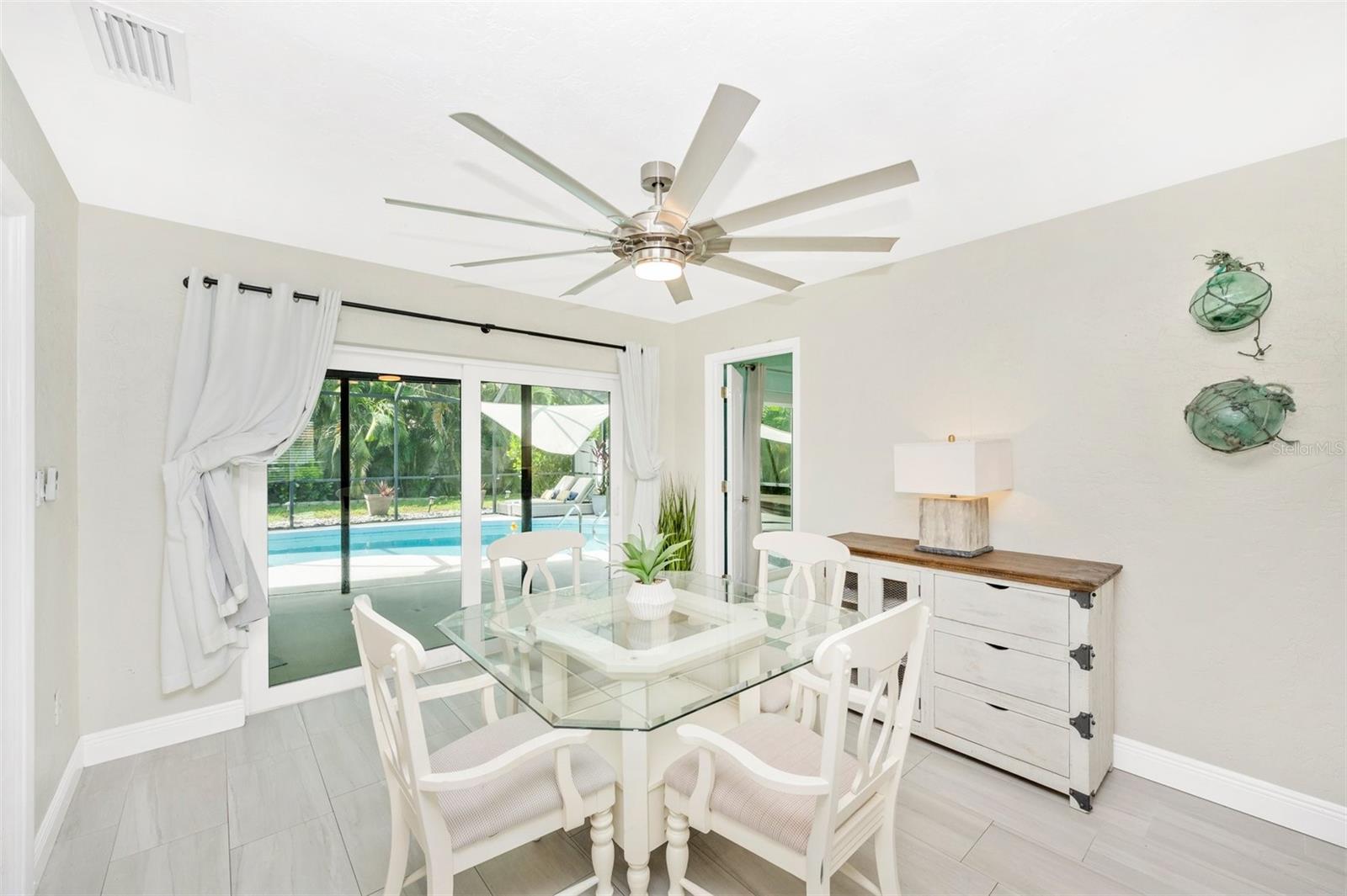 Image 8 of 47 For 2920 Captiva Drive