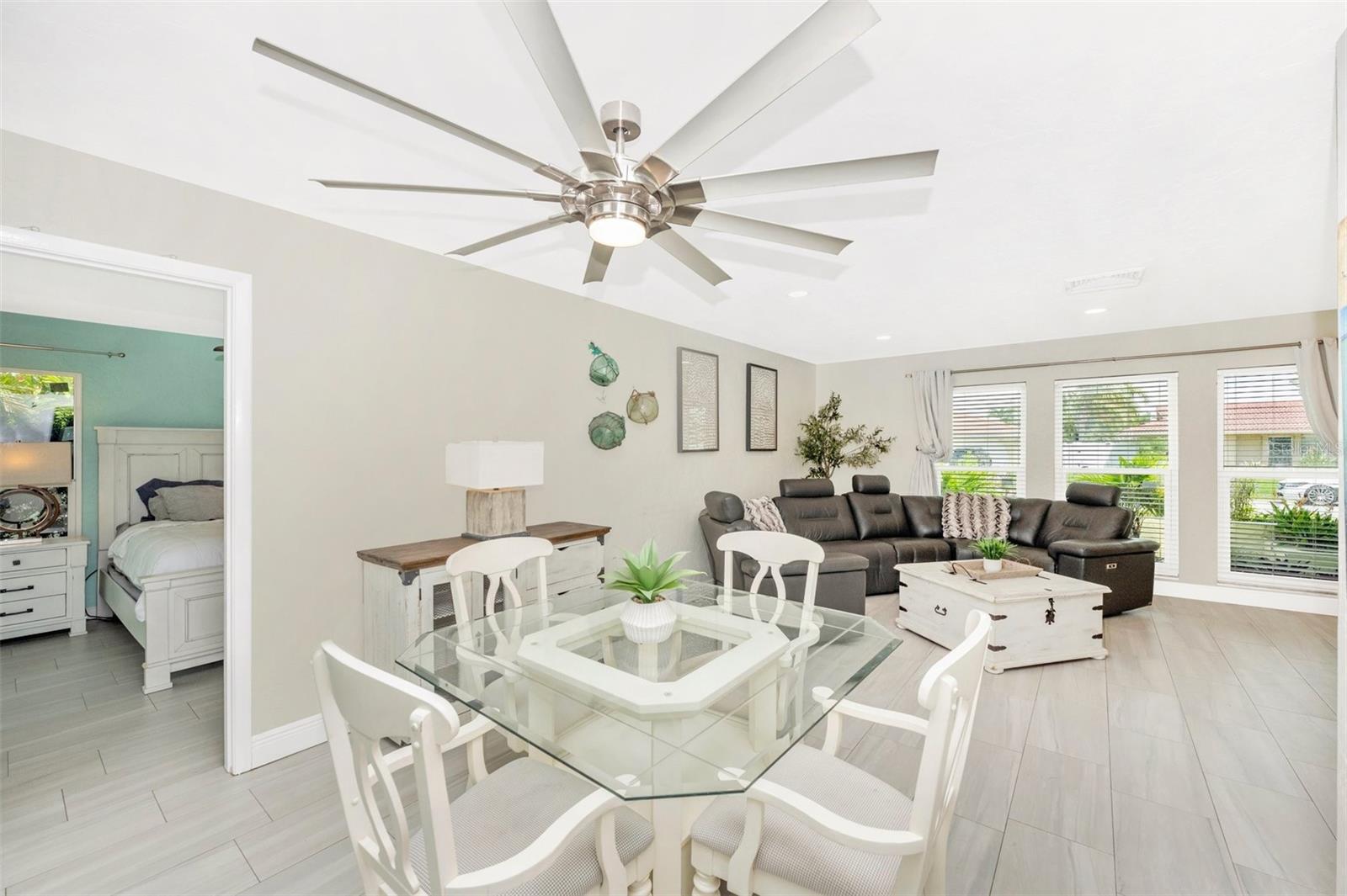 Image 9 of 47 For 2920 Captiva Drive