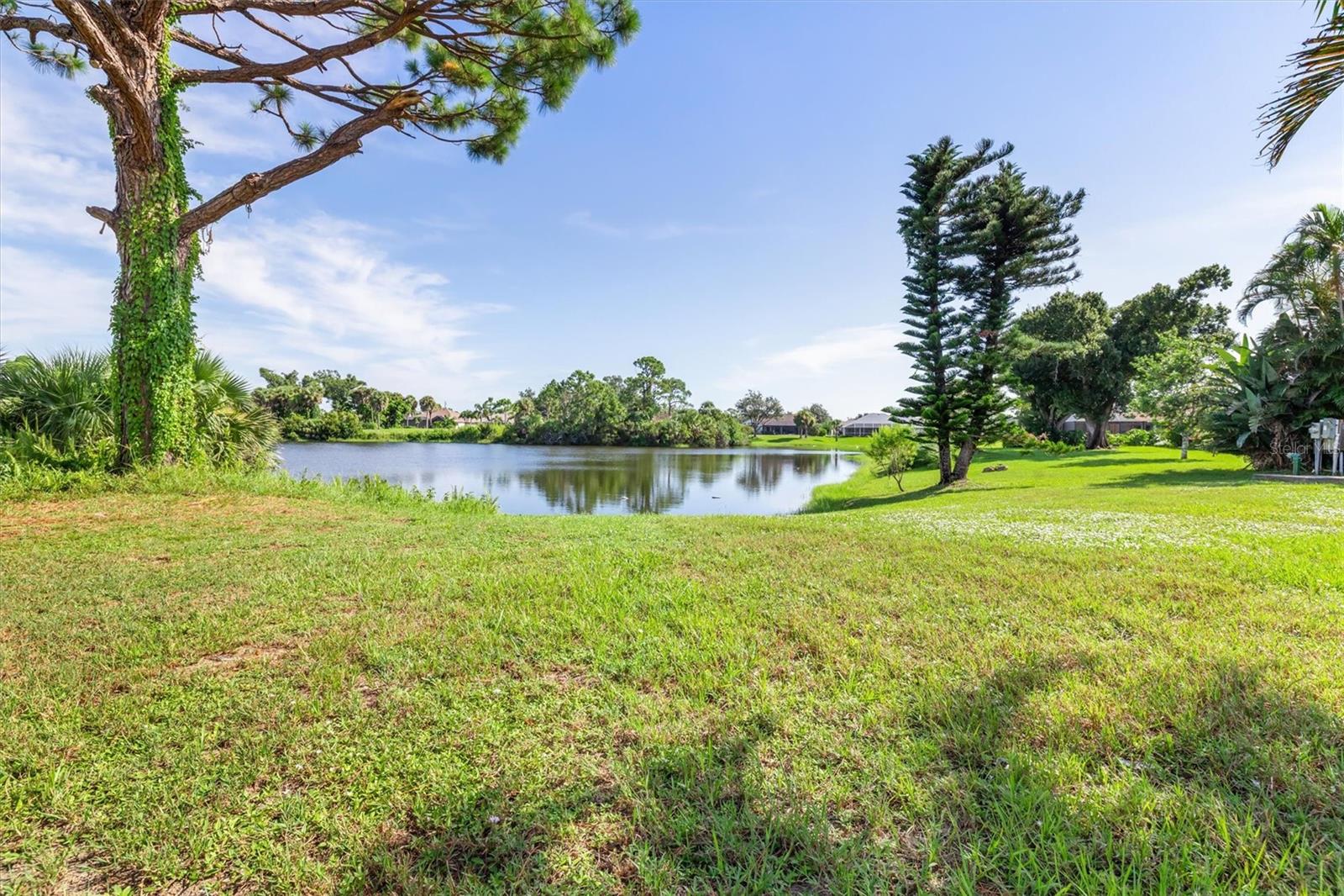 Image 37 of 59 For 2 Sportsman Circle