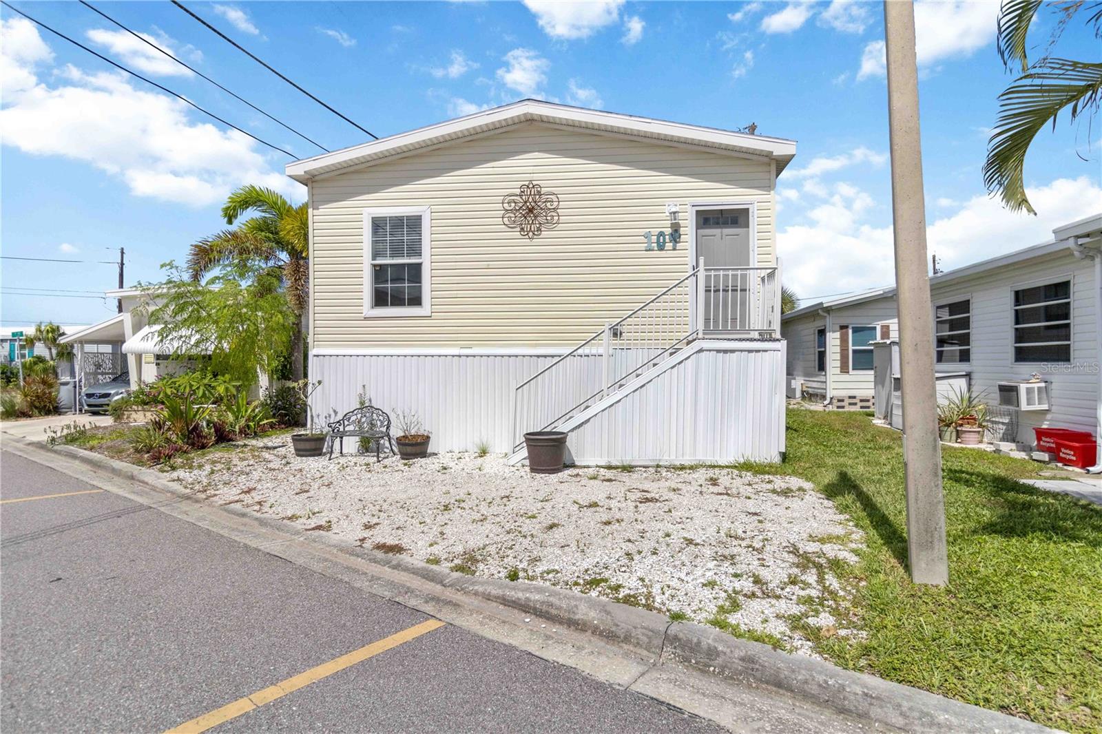 Details for 104 1st Avenue, VENICE, FL 34285
