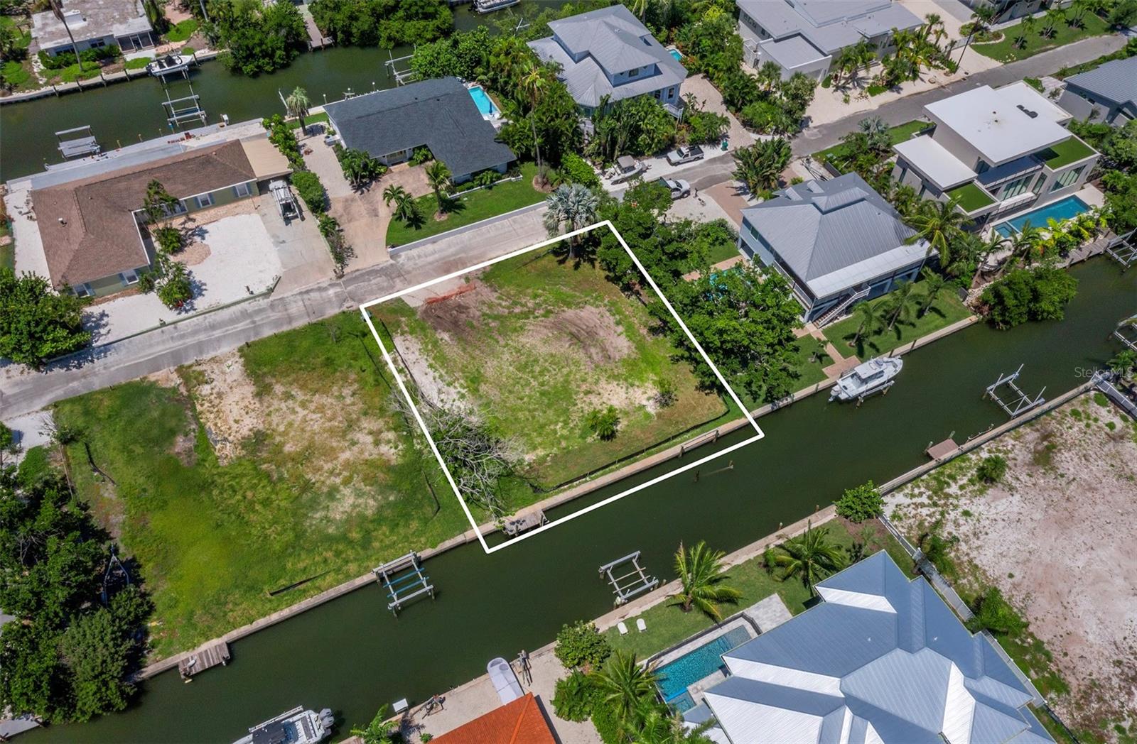 Image 10 of 13 For 570 De Narvaez Drive