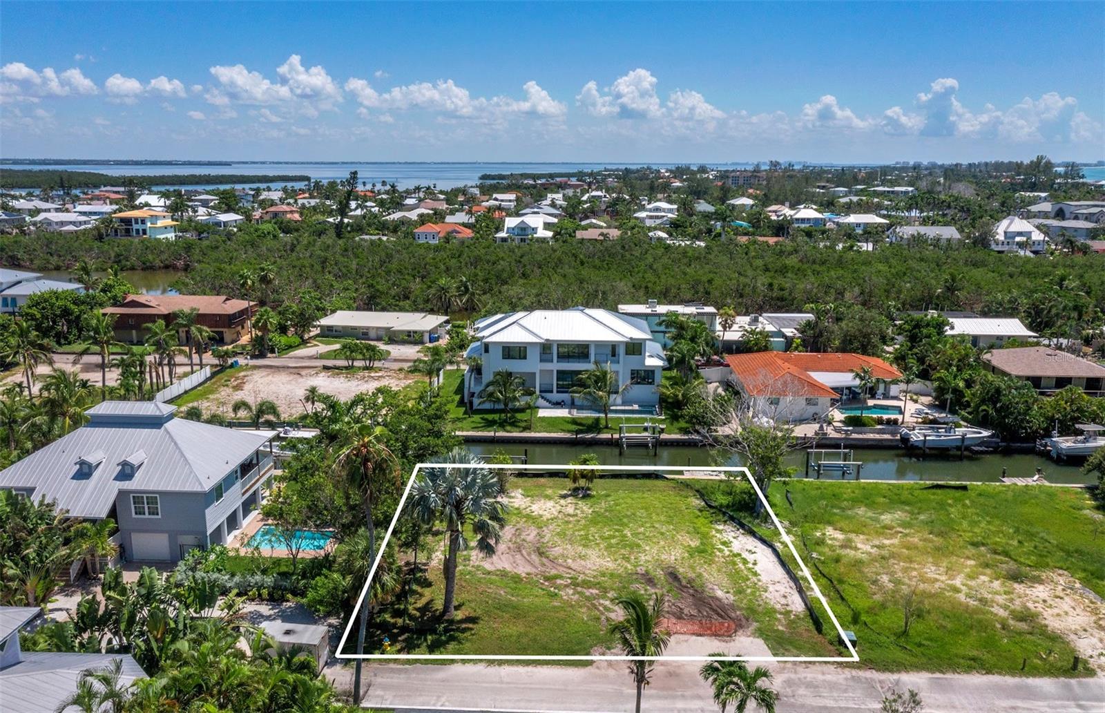 Image 5 of 13 For 570 De Narvaez Drive