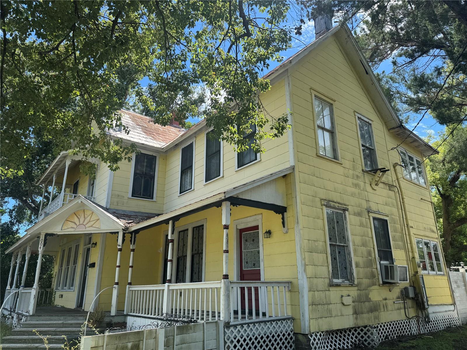 Image 11 of 33 For 1004 26th Street W
