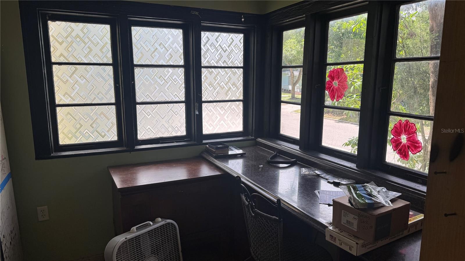 Image 4 of 33 For 1004 26th Street W