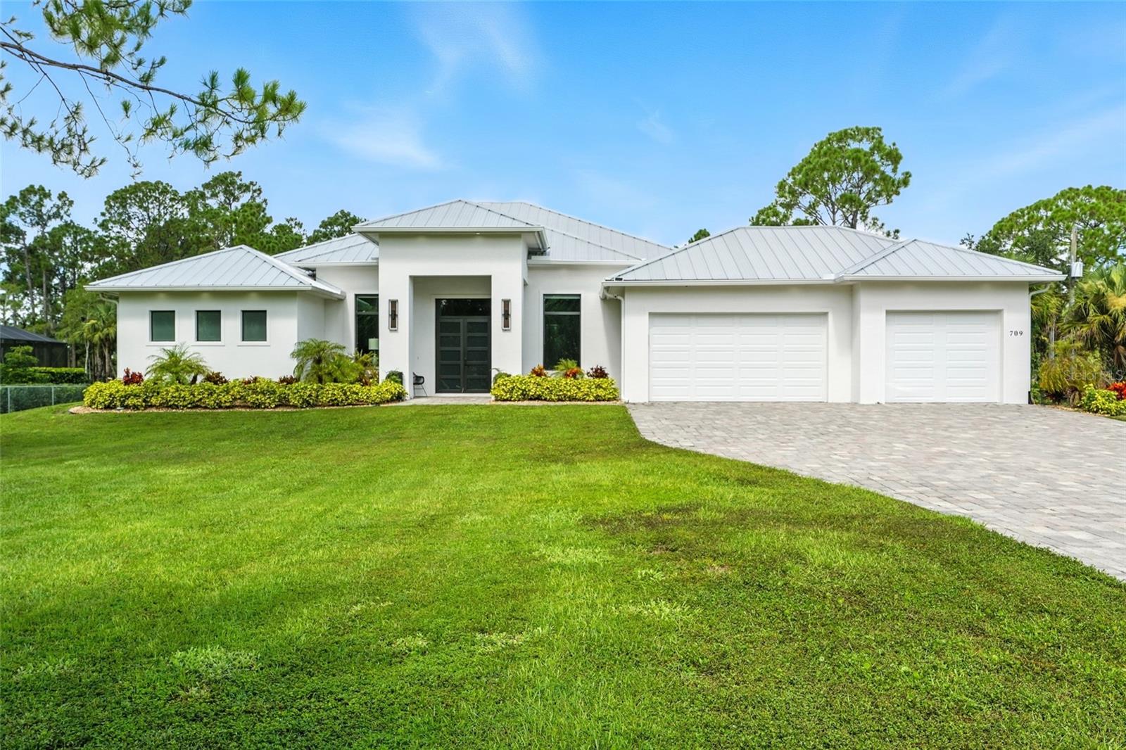 Details for 709 15th Street Sw, NAPLES, FL 34117