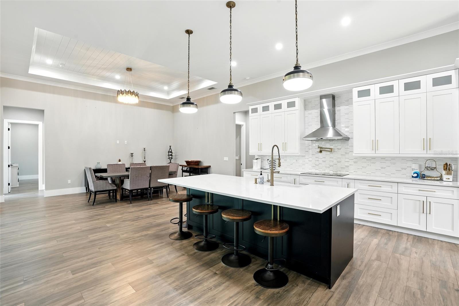 Image 12 of 56 For 709 15th Street Sw