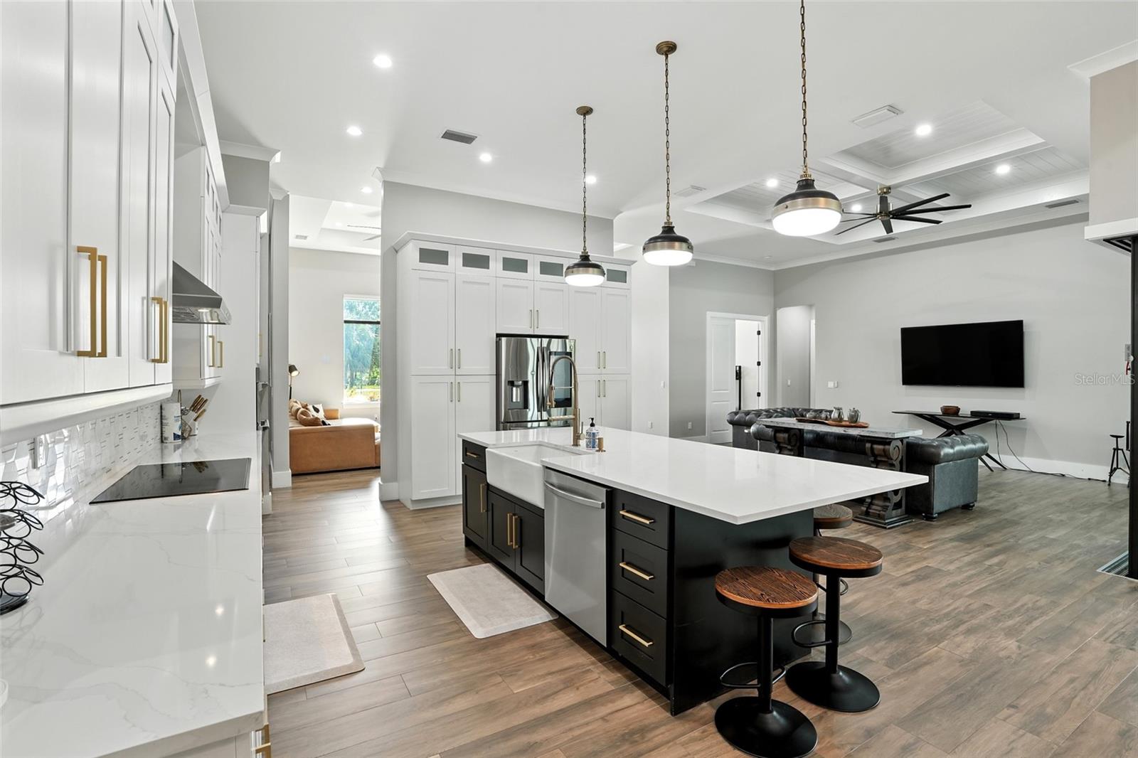 Image 15 of 56 For 709 15th Street Sw