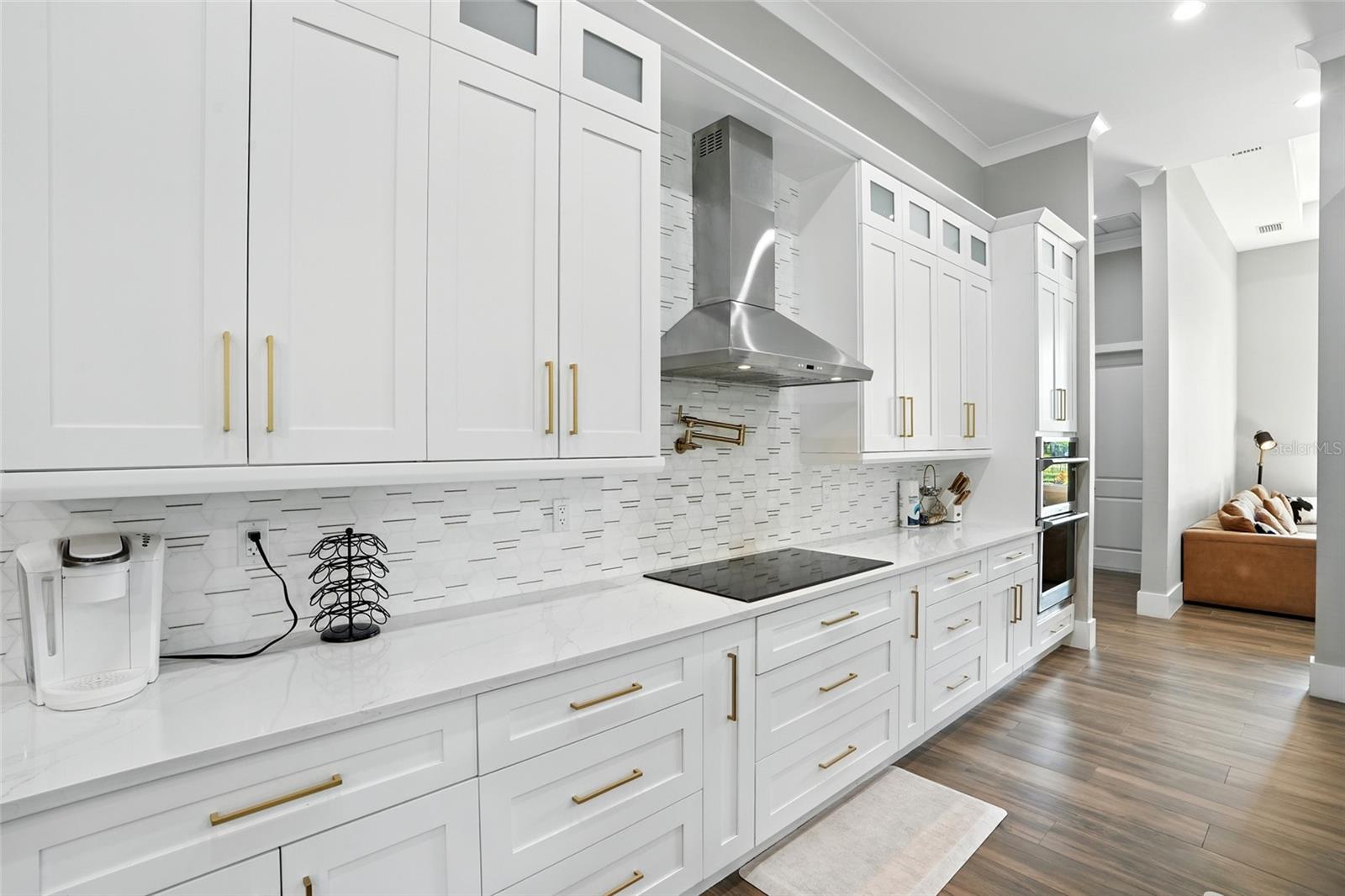 Image 16 of 56 For 709 15th Street Sw