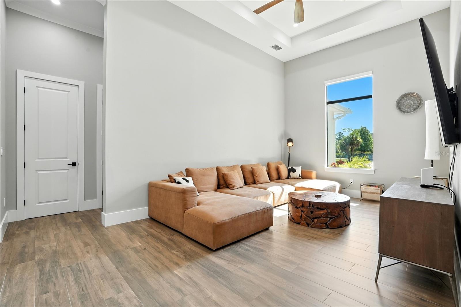 Image 21 of 56 For 709 15th Street Sw