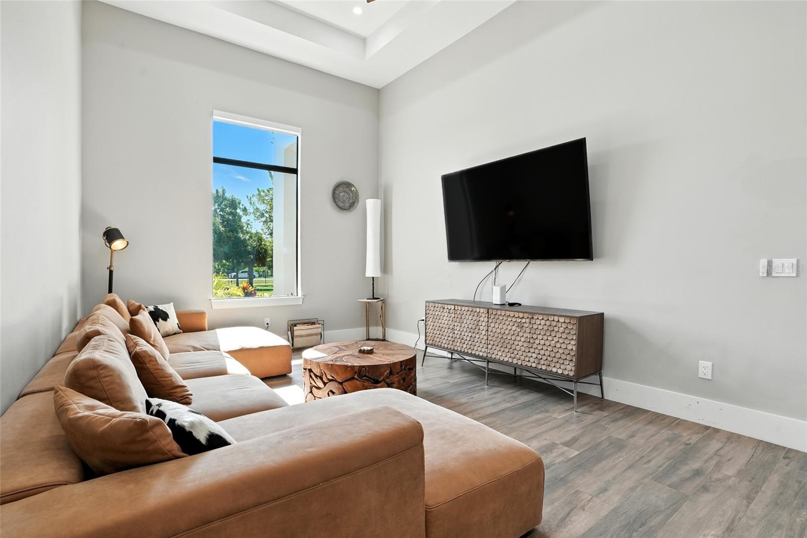 Image 22 of 56 For 709 15th Street Sw