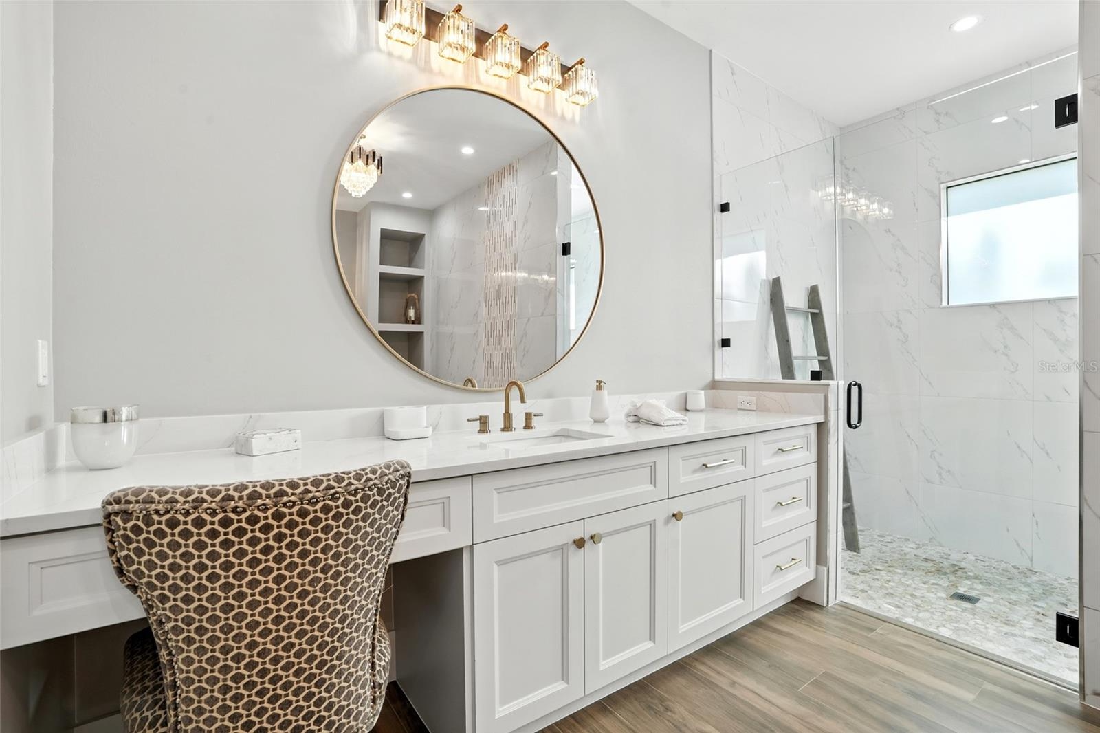 Image 29 of 56 For 709 15th Street Sw
