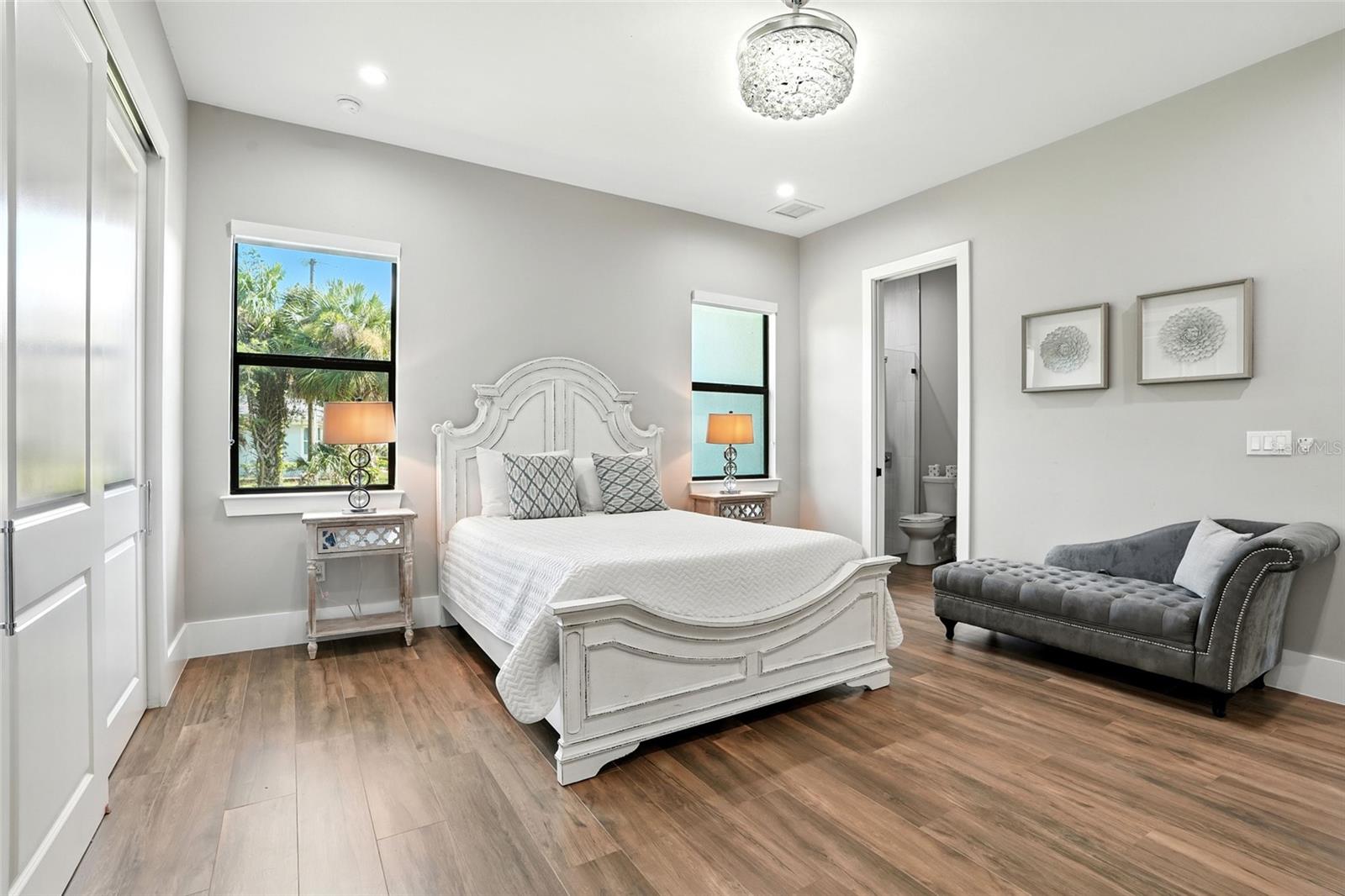 Image 33 of 56 For 709 15th Street Sw