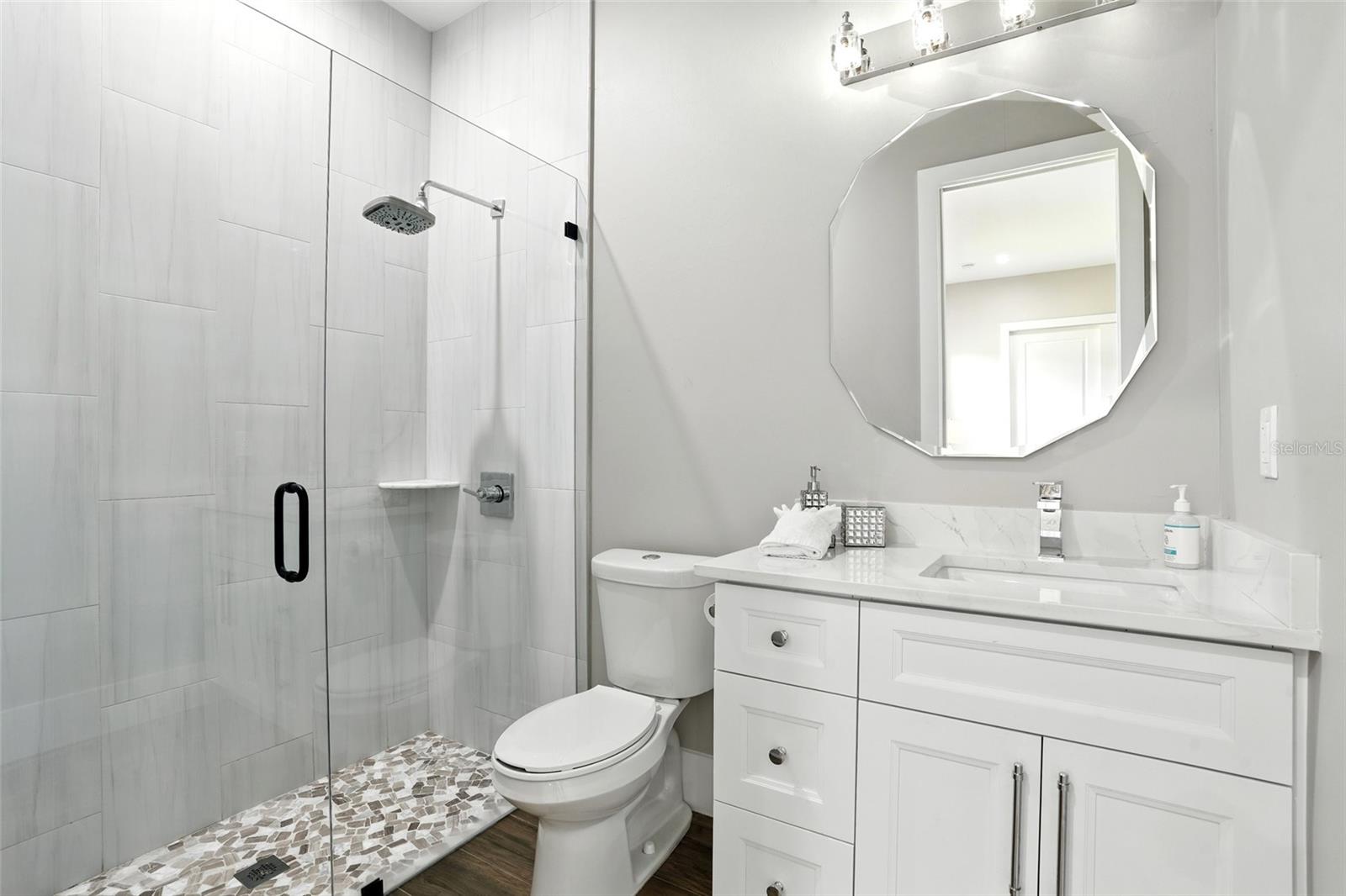 Image 35 of 56 For 709 15th Street Sw