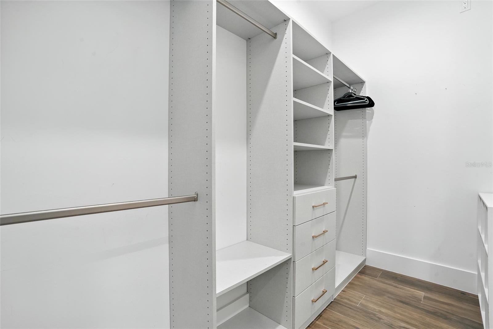 Image 36 of 56 For 709 15th Street Sw
