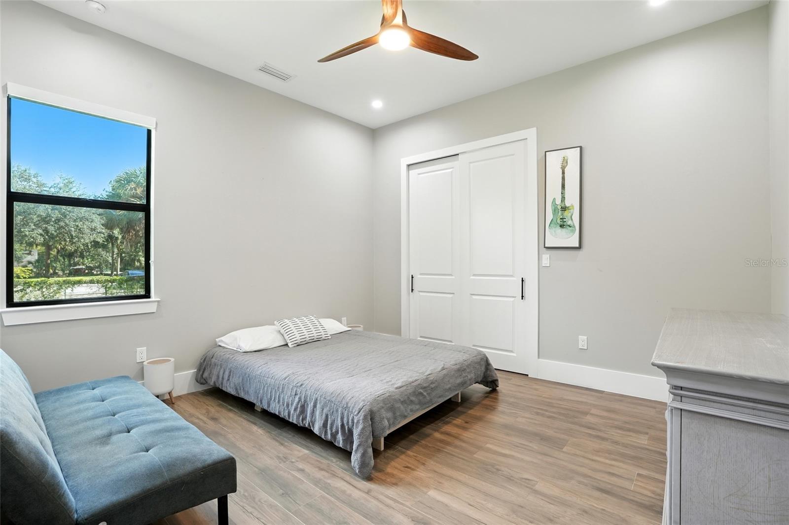 Image 37 of 56 For 709 15th Street Sw
