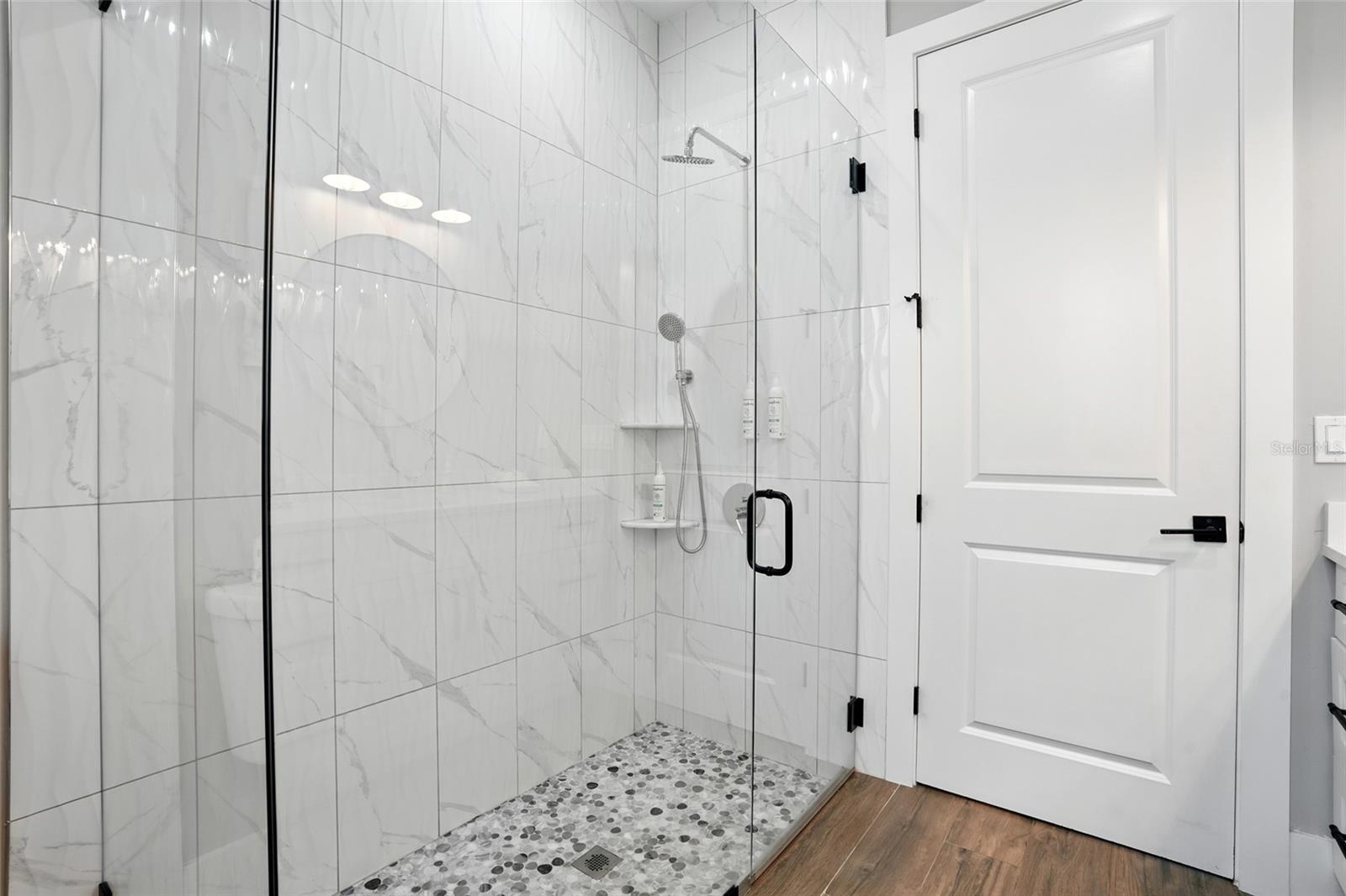 Image 43 of 56 For 709 15th Street Sw