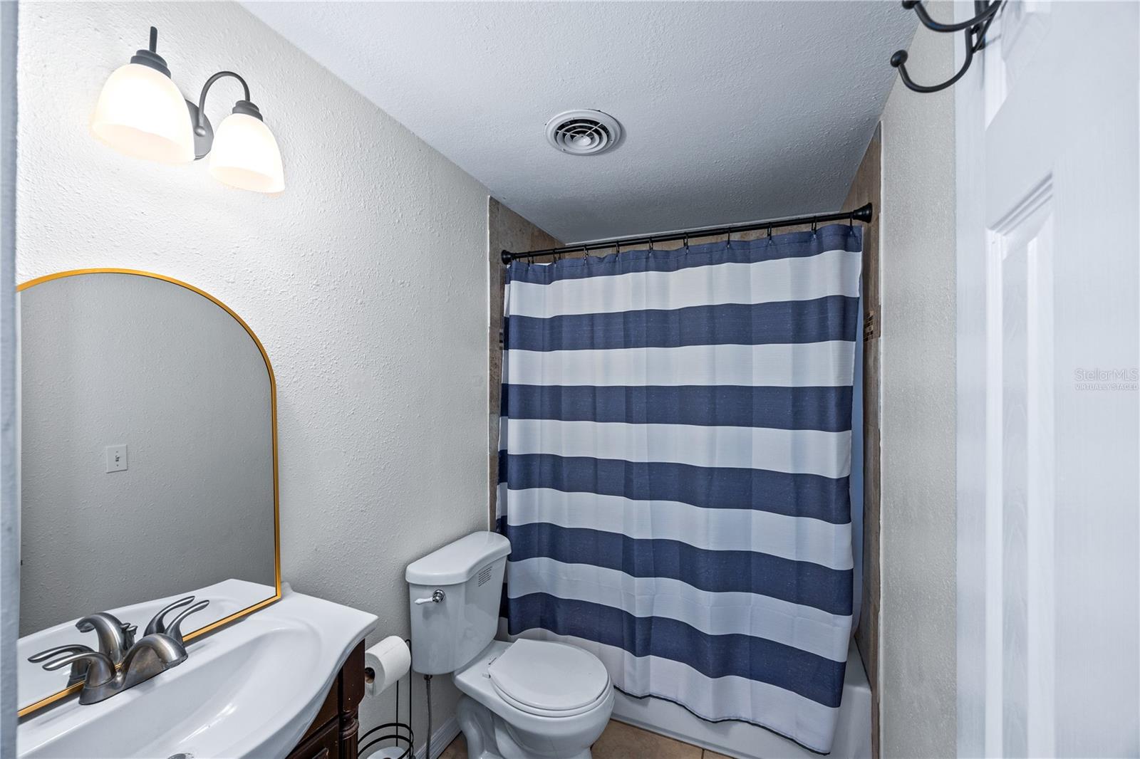 Image 11 of 19 For 4035 40th Avenue N