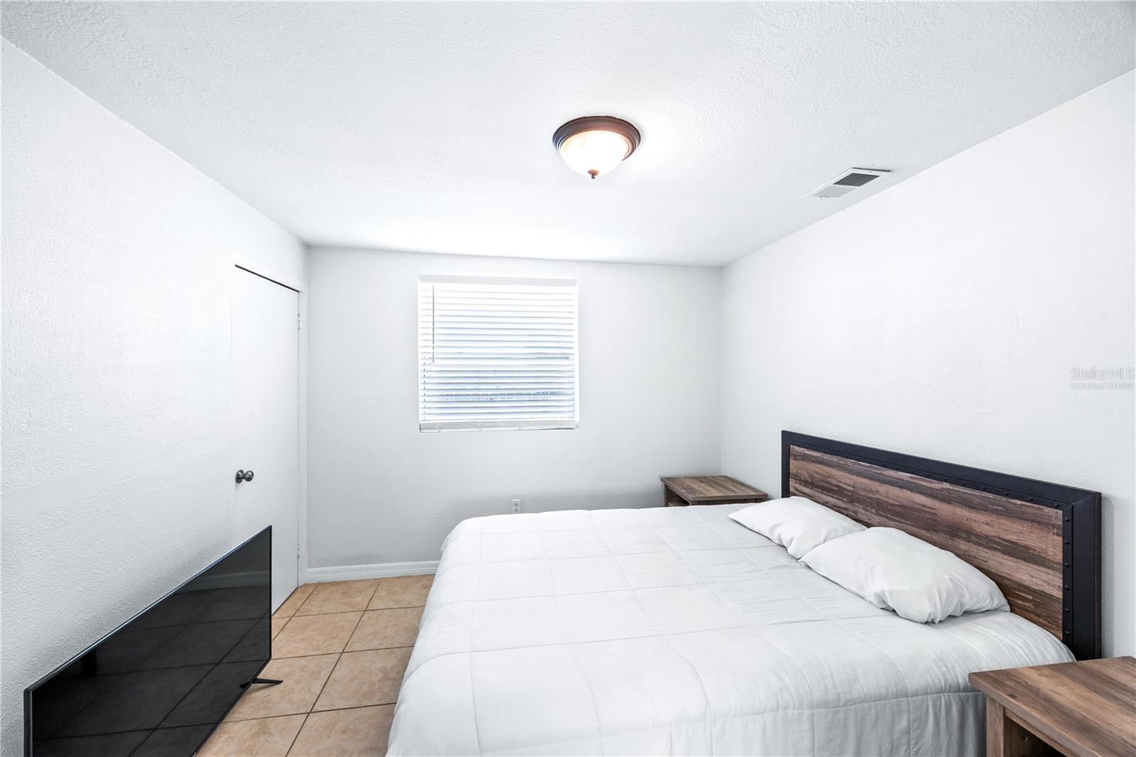 Image 12 of 19 For 4035 40th Avenue N