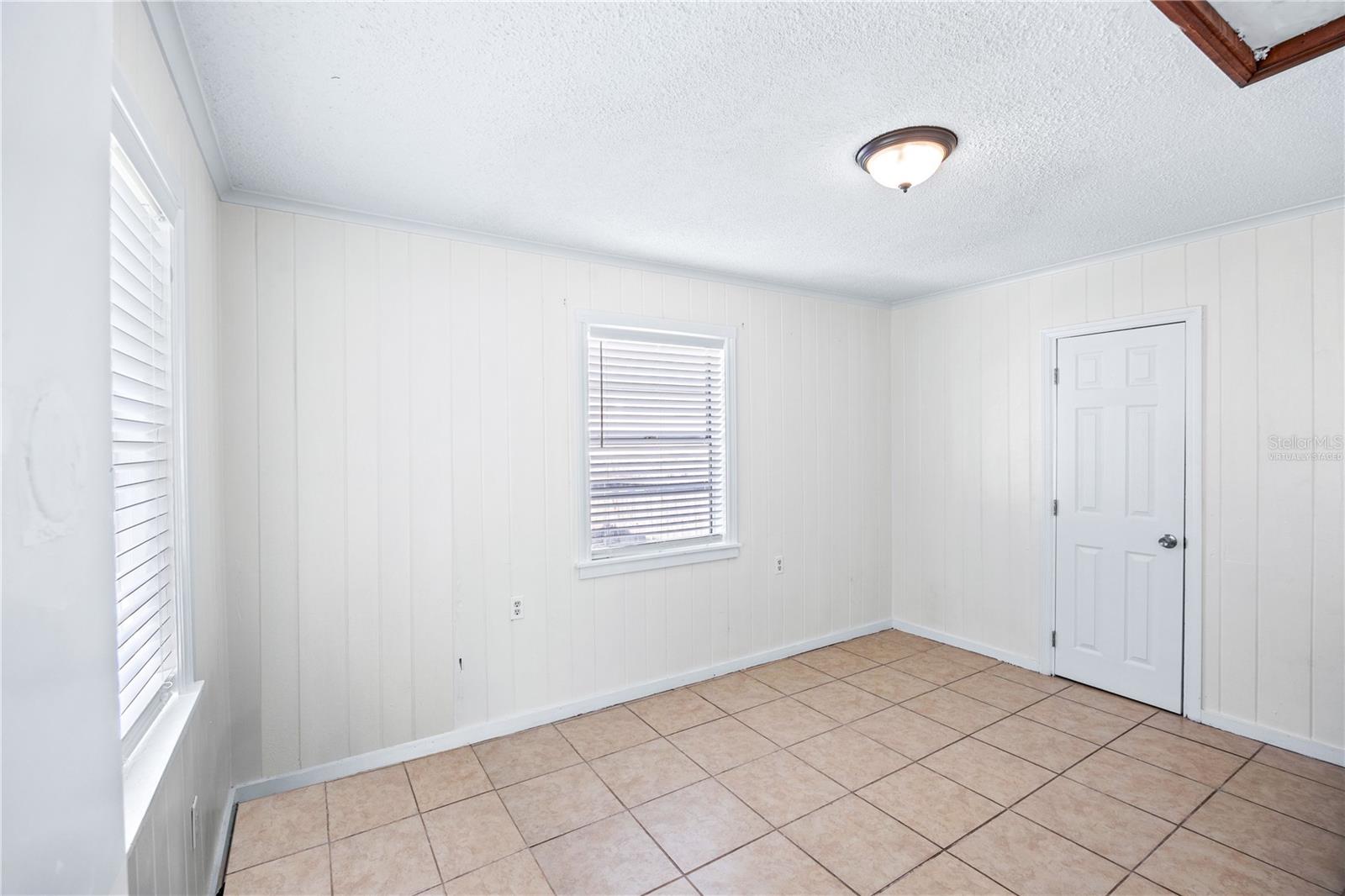 Image 13 of 19 For 4035 40th Avenue N