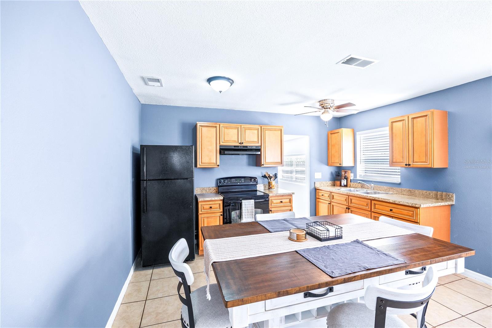 Image 3 of 19 For 4035 40th Avenue N
