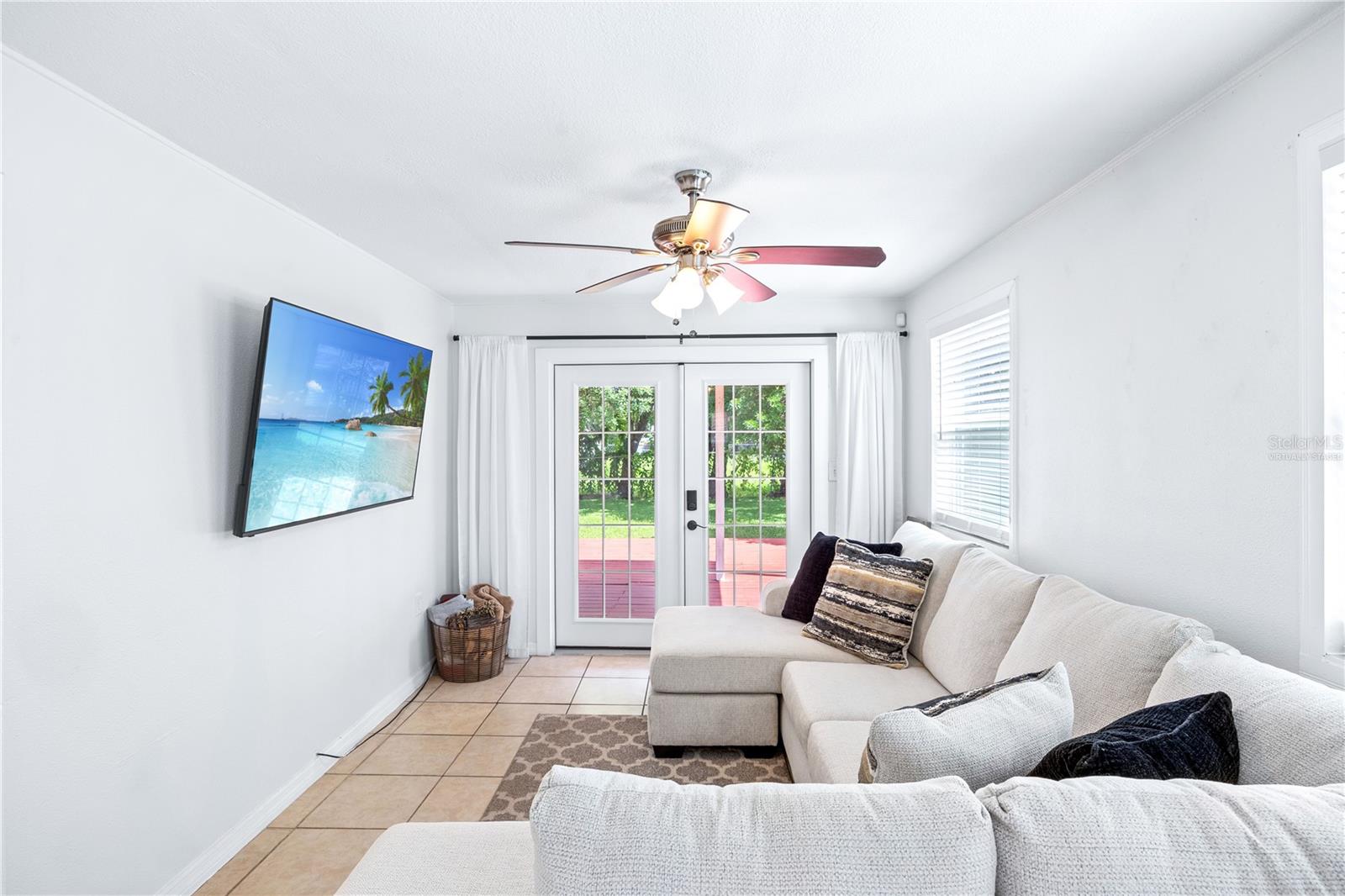Image 6 of 19 For 4035 40th Avenue N