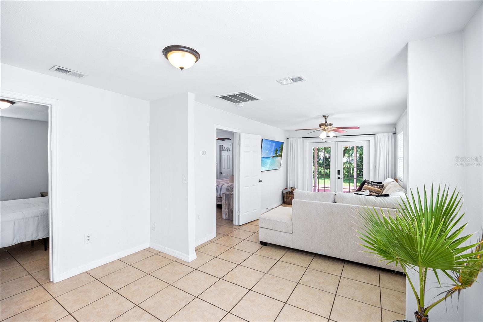 Image 8 of 19 For 4035 40th Avenue N