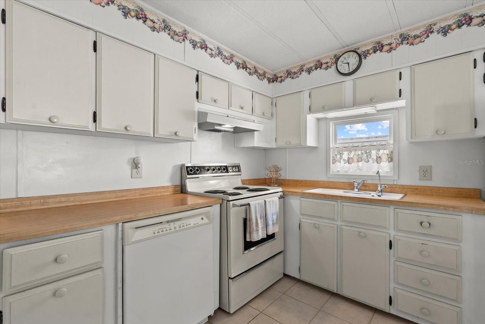 Image 10 of 25 For 808 53rd Avenue E 66