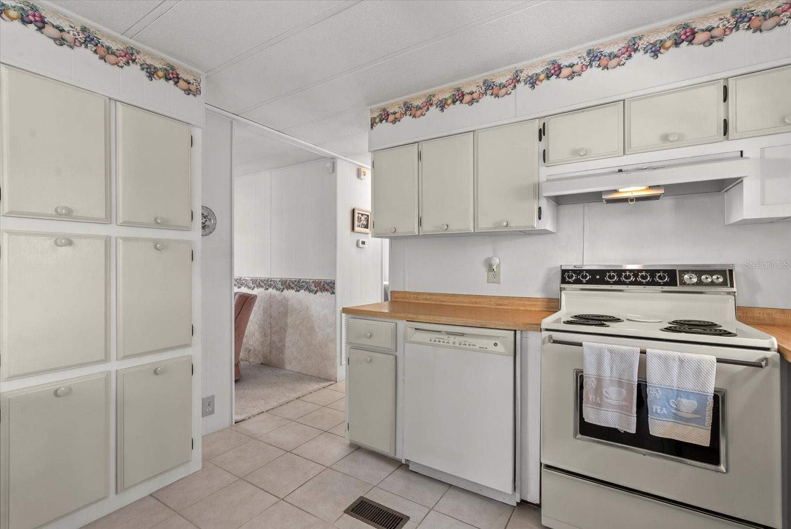 Image 12 of 25 For 808 53rd Avenue E 66