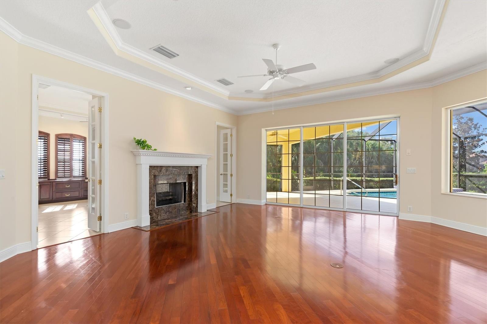 Image 13 of 63 For 8986 Bloomfield Boulevard