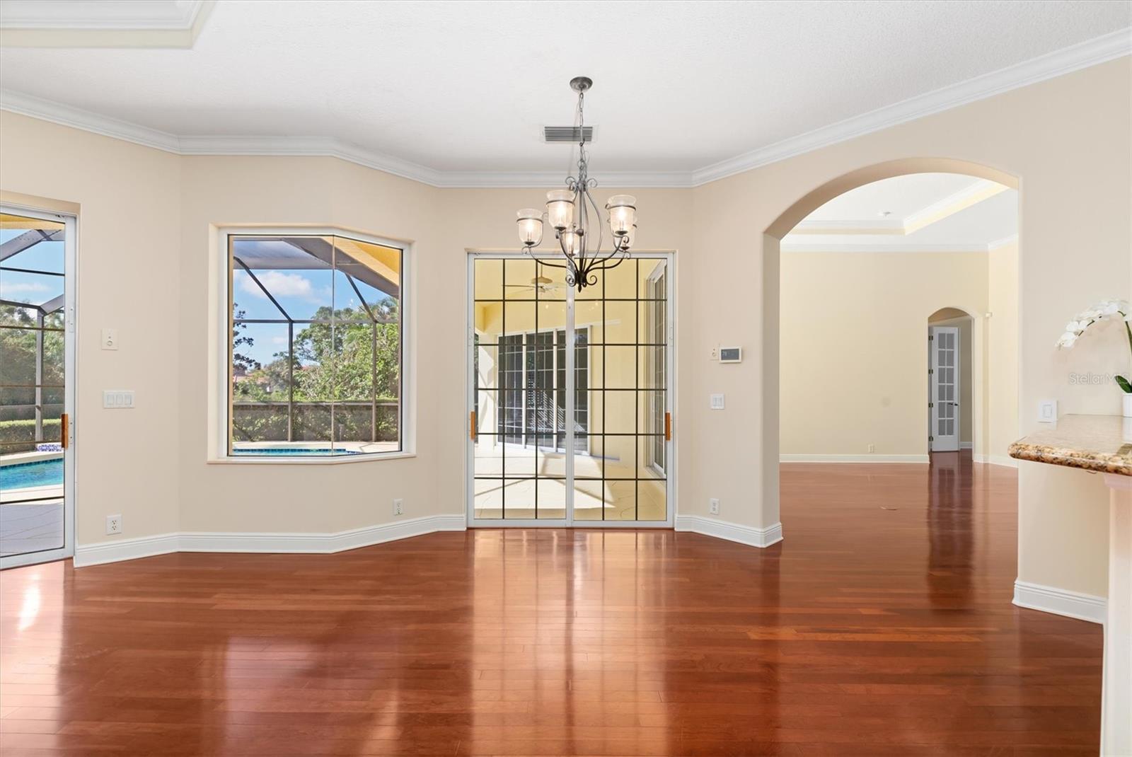 Image 14 of 63 For 8986 Bloomfield Boulevard