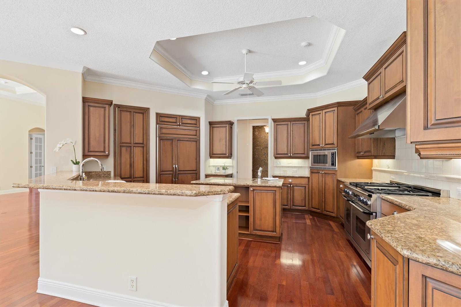 Image 15 of 63 For 8986 Bloomfield Boulevard