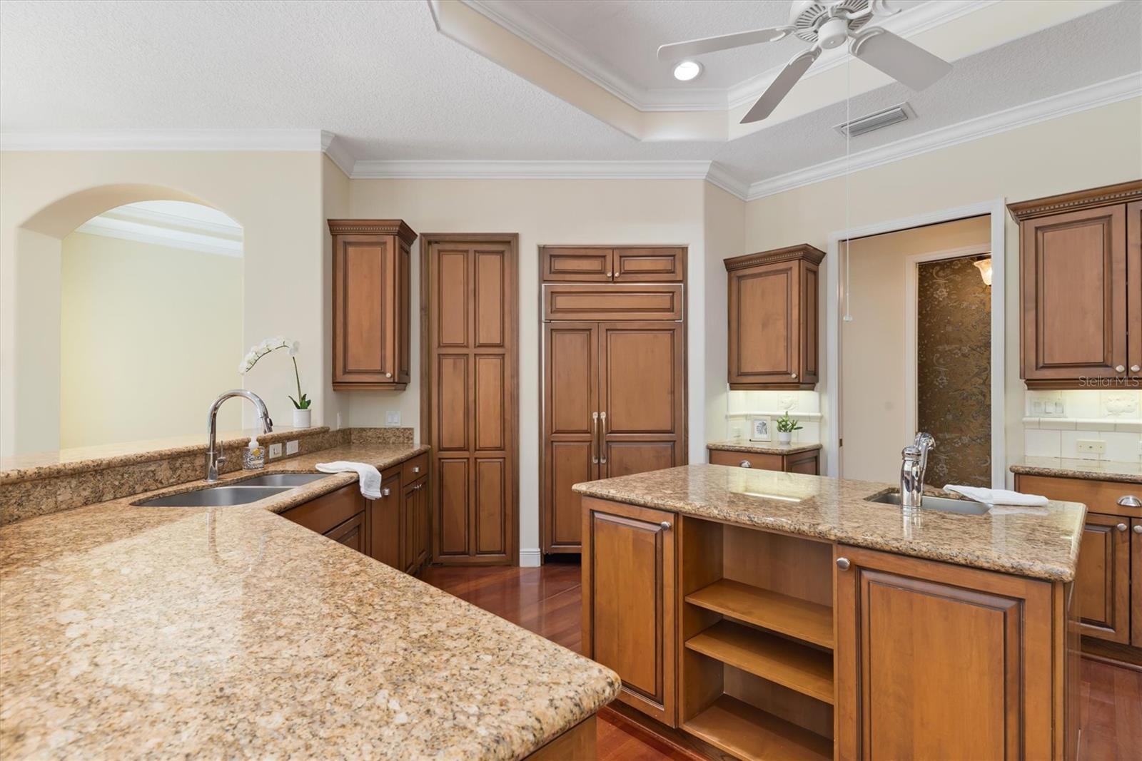 Image 16 of 63 For 8986 Bloomfield Boulevard