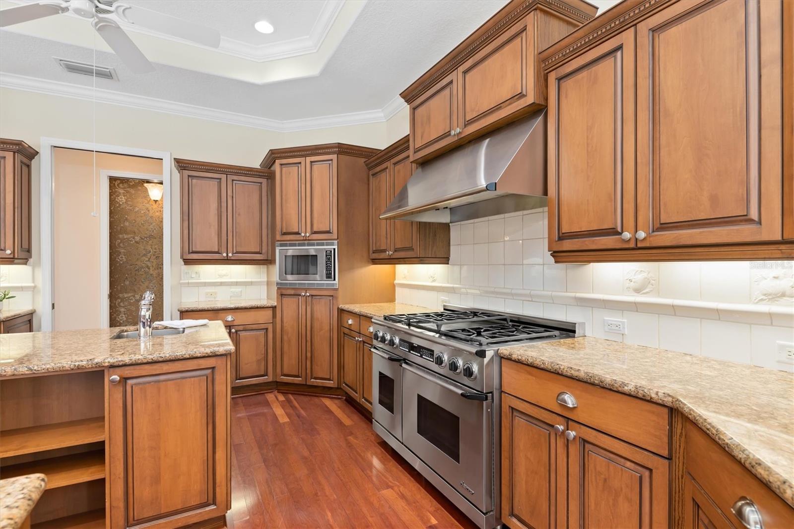 Image 17 of 63 For 8986 Bloomfield Boulevard