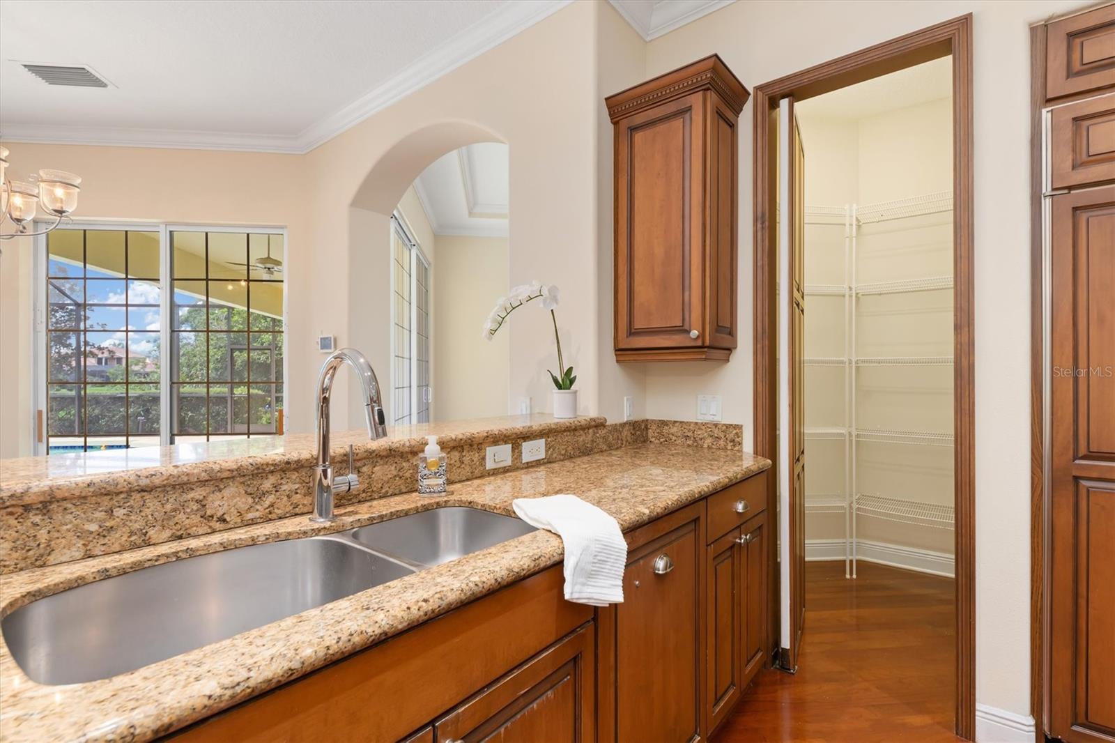 Image 21 of 63 For 8986 Bloomfield Boulevard