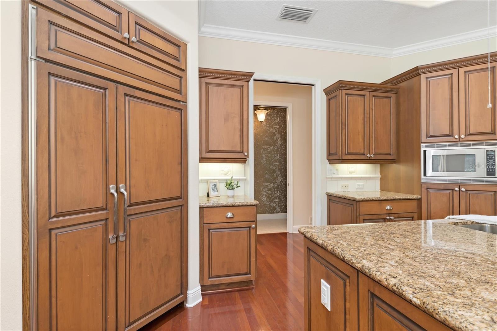 Image 22 of 63 For 8986 Bloomfield Boulevard