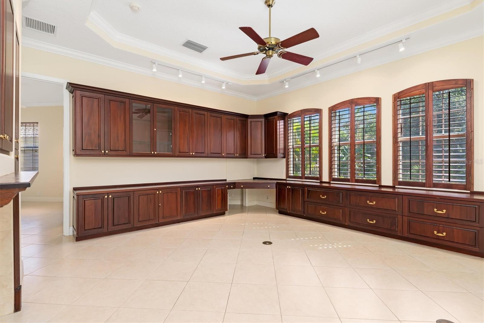 Image 30 of 63 For 8986 Bloomfield Boulevard