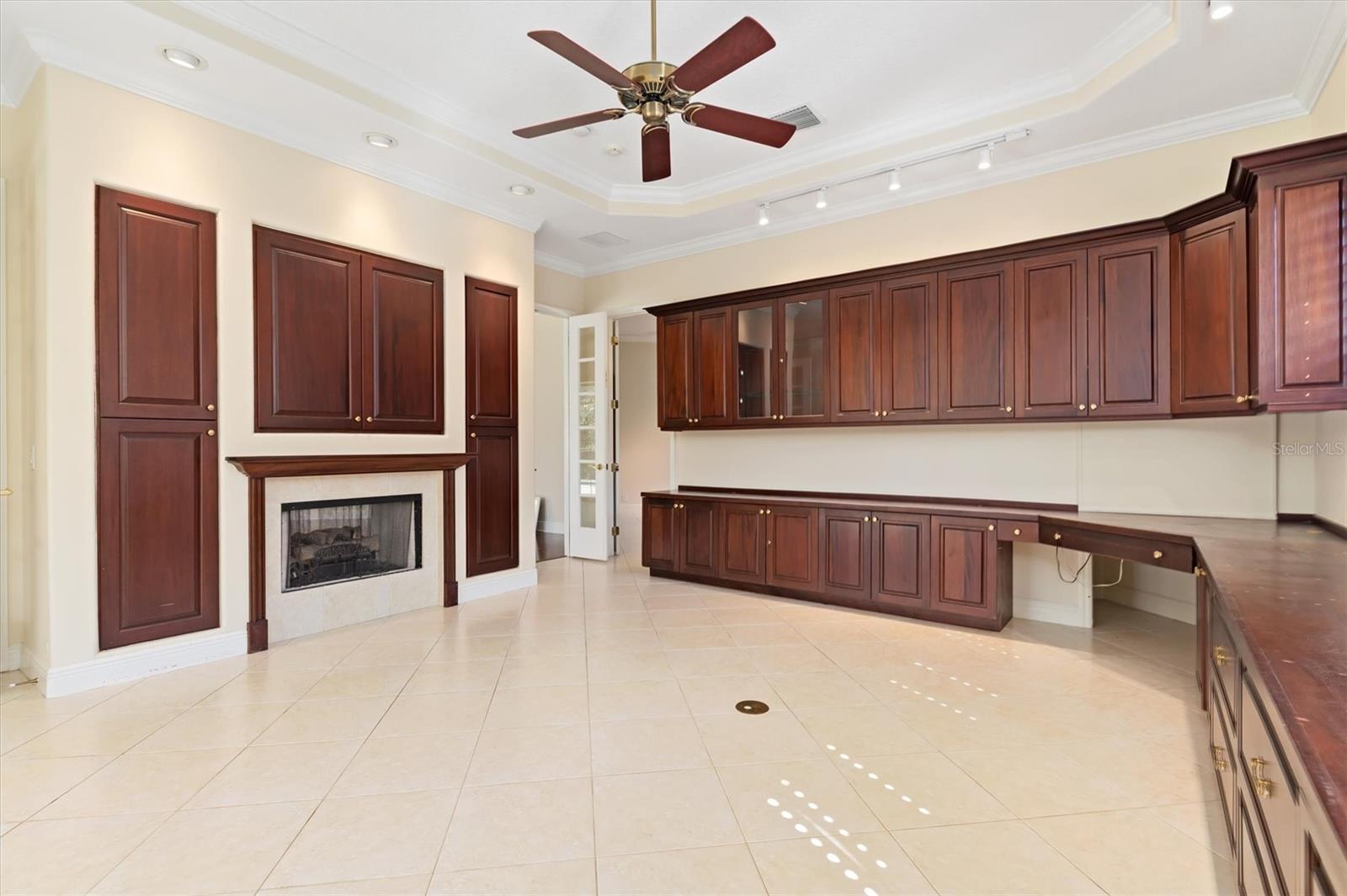 Image 31 of 63 For 8986 Bloomfield Boulevard