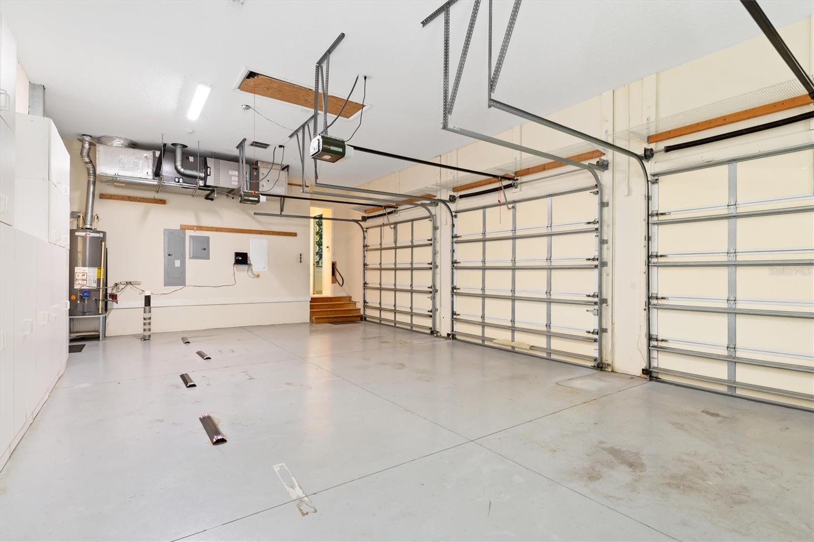 Image 50 of 63 For 8986 Bloomfield Boulevard