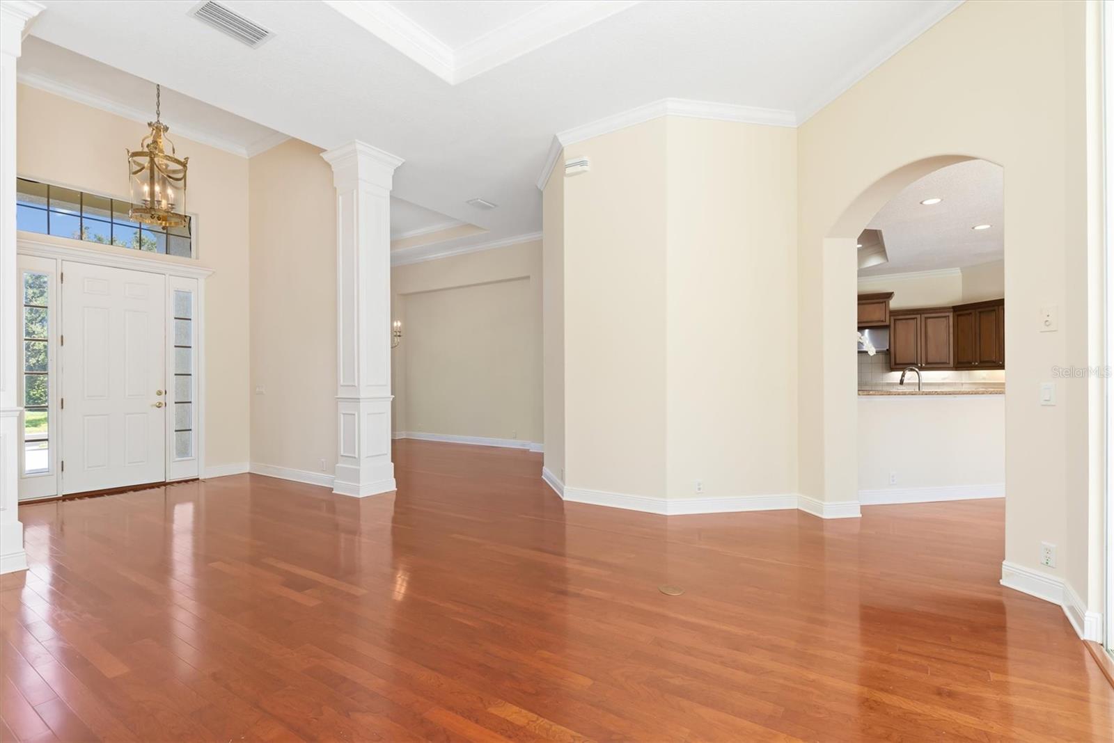Image 7 of 63 For 8986 Bloomfield Boulevard