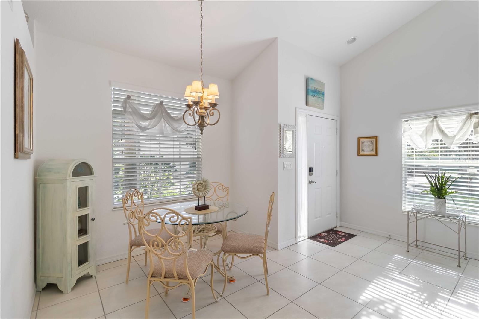 Image 11 of 42 For 7064 Strand Circle 101