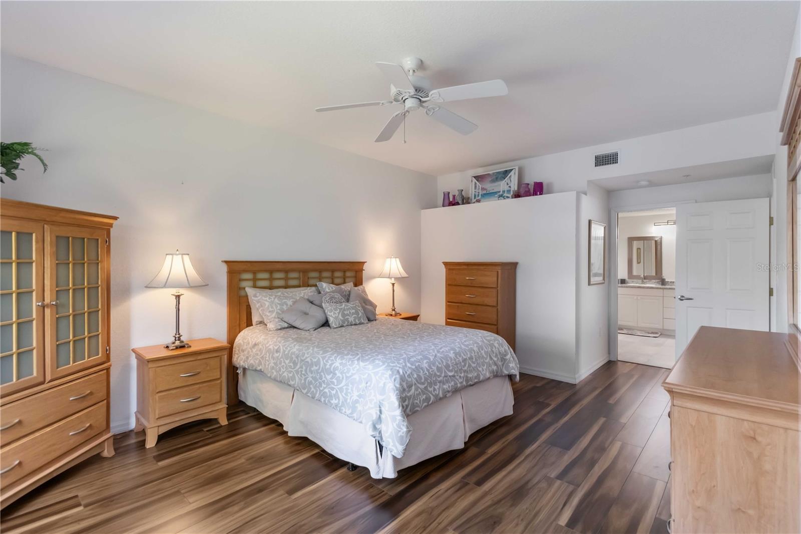 Image 12 of 42 For 7064 Strand Circle 101
